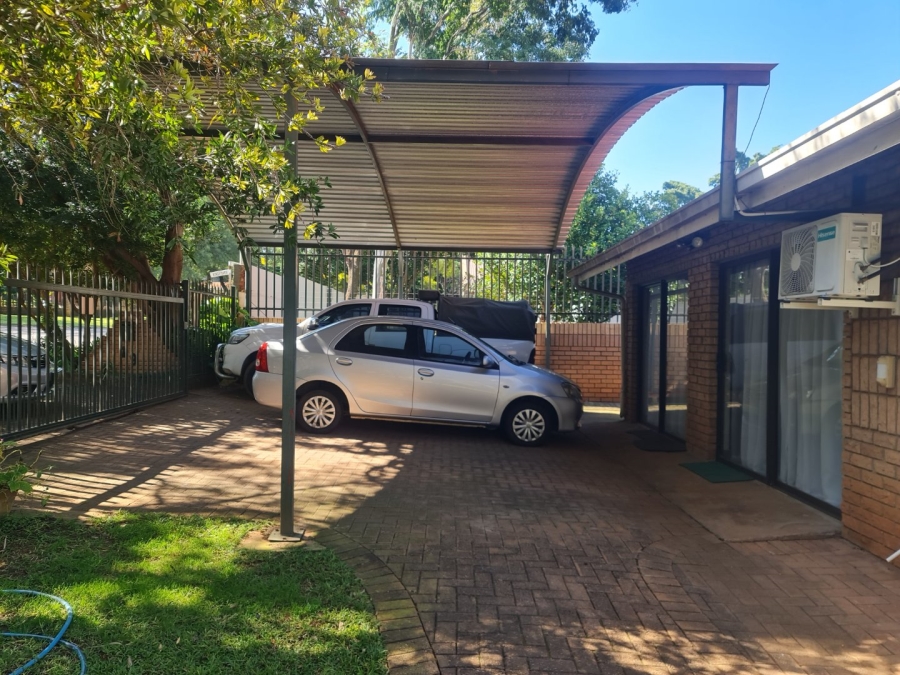 4 Bedroom Property for Sale in Safari Gardens North West